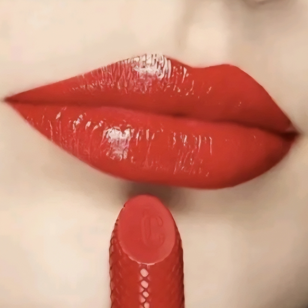 JIMMY CHOO SEDUCTION COLLECTION 0.12 SATIN LIP COLOR #001 RED CARPET